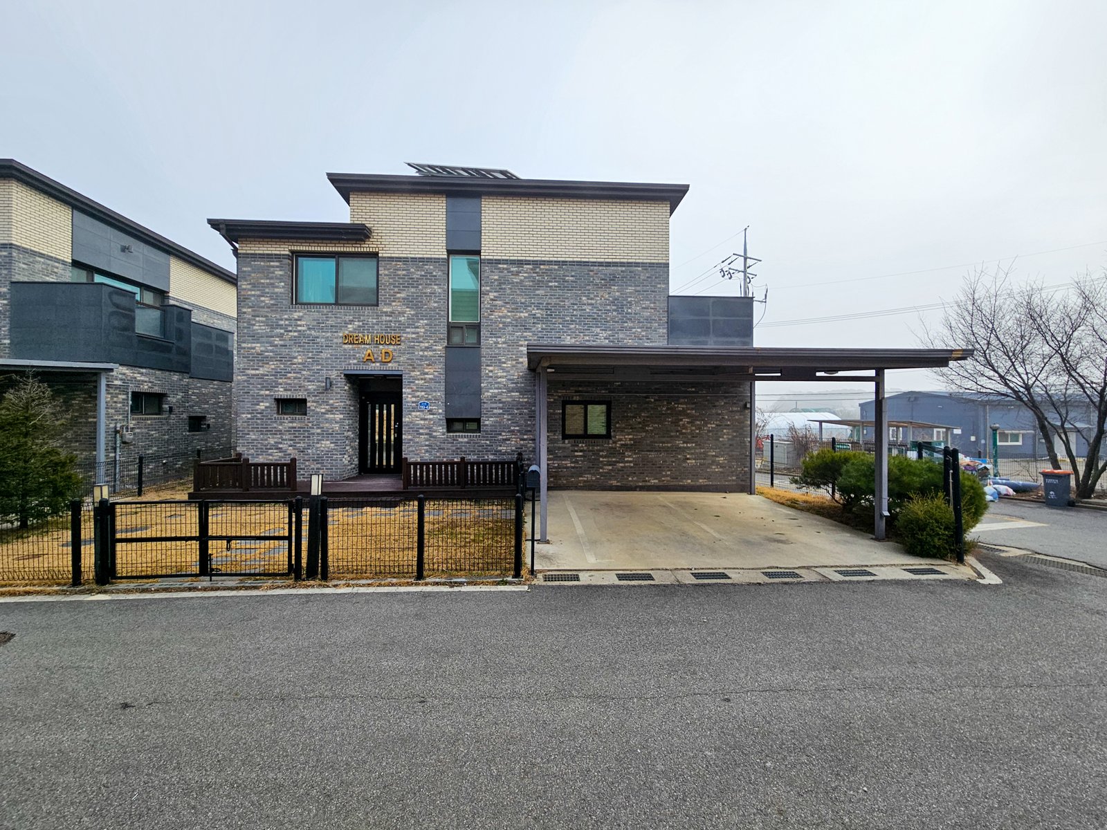 Detached Houses