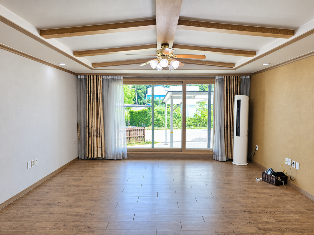 3 Bed / 3 Bath Detached Home near Yoon Gate photo 4