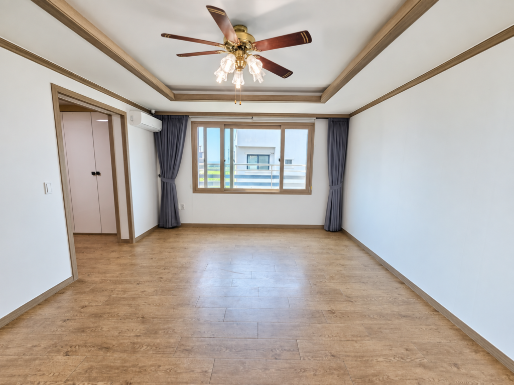 3 Bed / 3 Bath Detached Home near Yoon Gate photo 7
