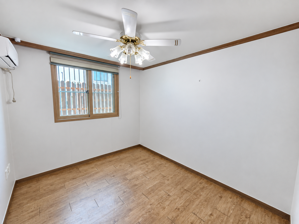 3 Bed / 3 Bath Detached Home near Yoon Gate photo 10