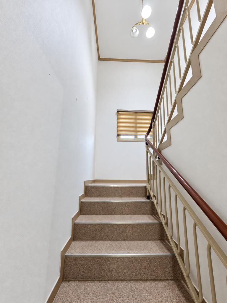 3 Bed / 3 Bath Detached Home near Yoon Gate photo 8
