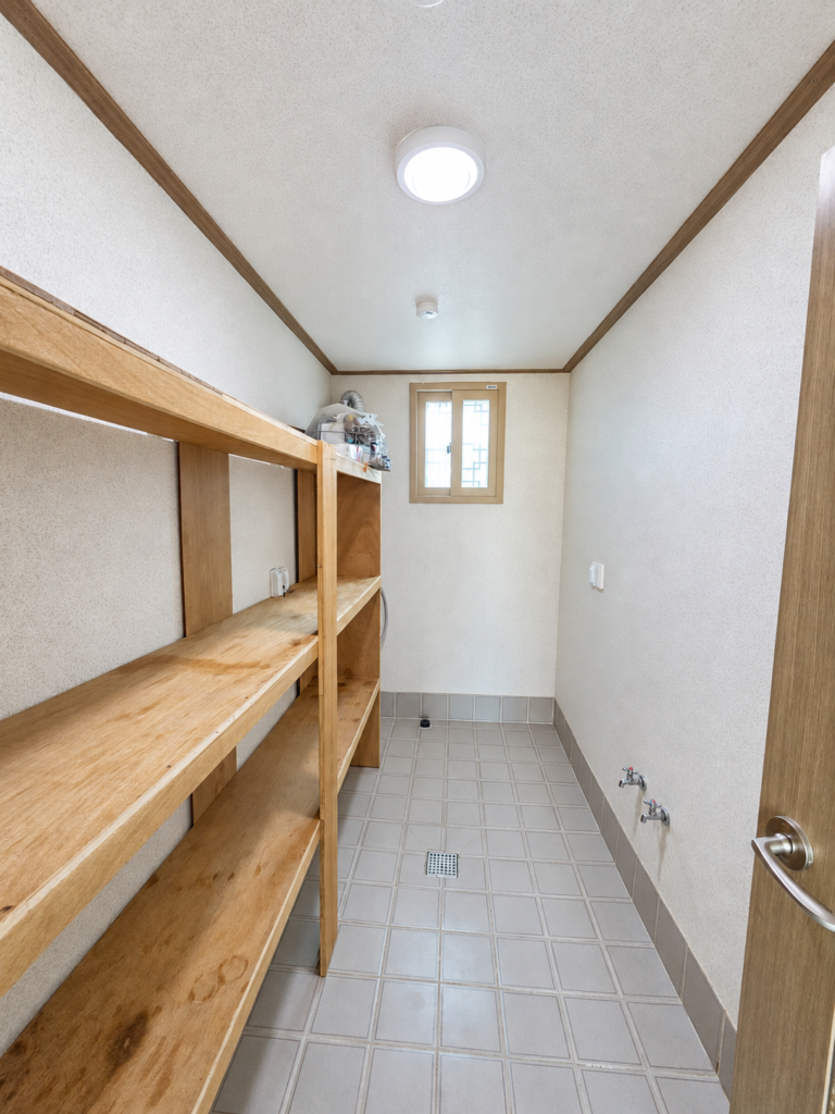 3 Bed / 3 Bath Detached Home near Yoon Gate photo 16