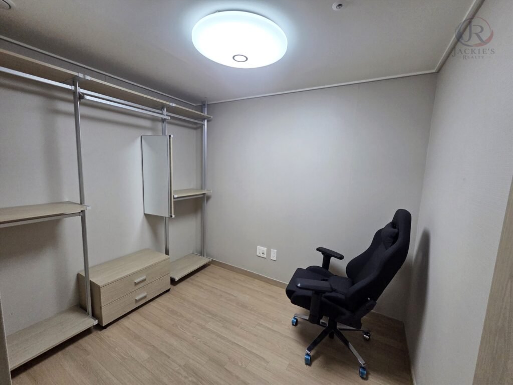 2.5 Rooms / 2 Baths Apartment near Pedestrian Gate photo 6