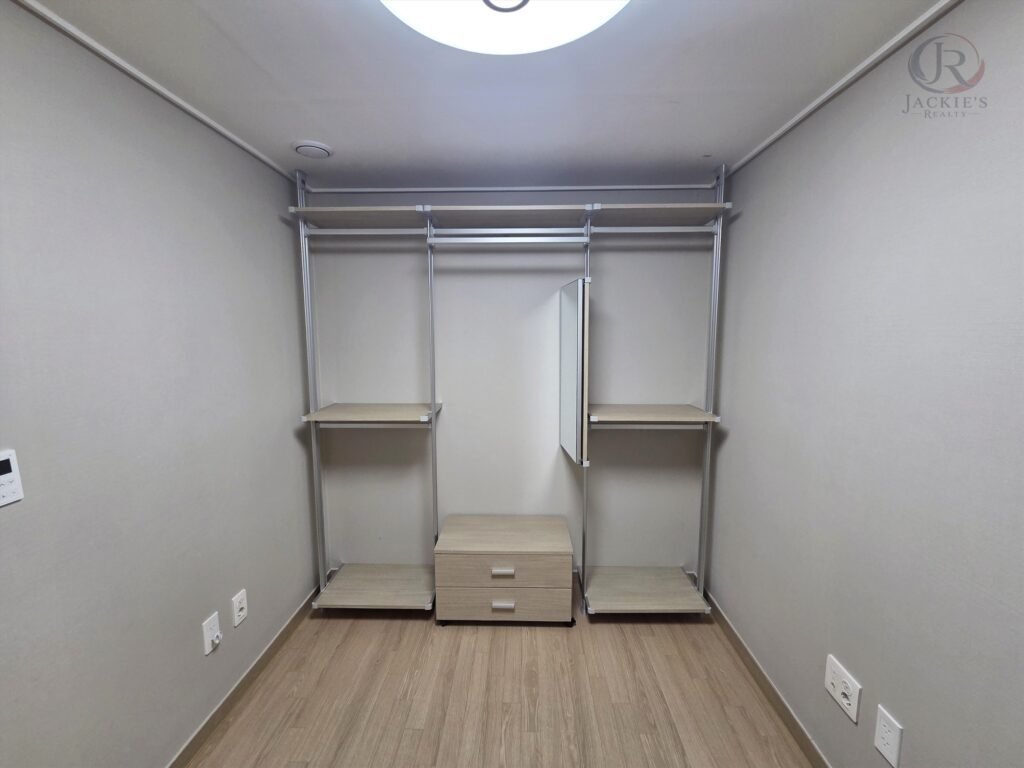 2.5 Rooms / 2 Baths Apartment near Pedestrian Gate photo 7