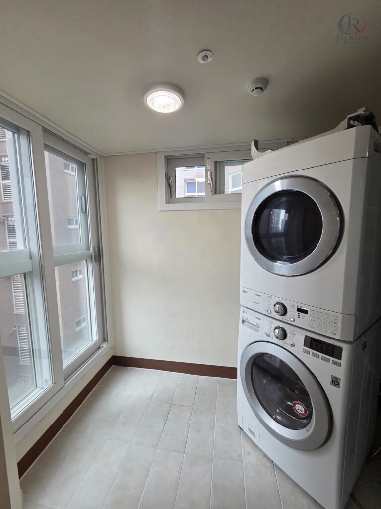 2.5 Rooms / 2 Baths Apartment near Pedestrian Gate photo 11
