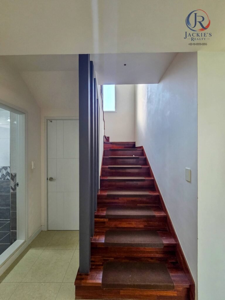 4 Rooms / 4 Baths Detached Home near Adams Gate photo 10