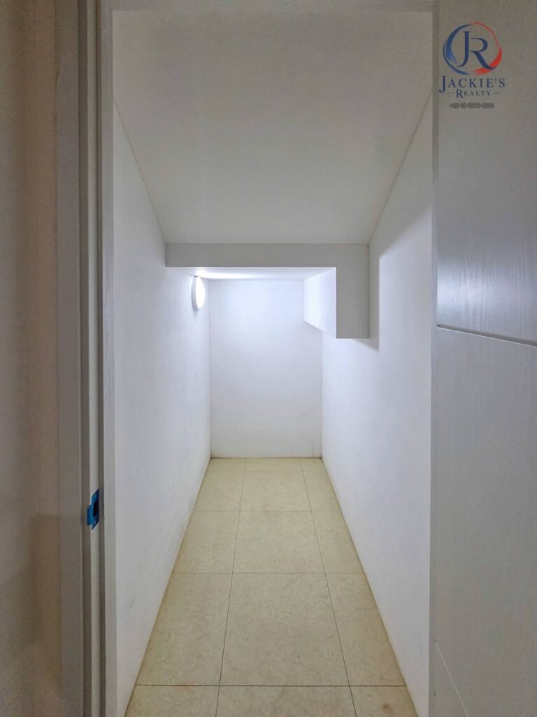 4 Rooms / 4 Baths Detached Home near Adams Gate photo 12