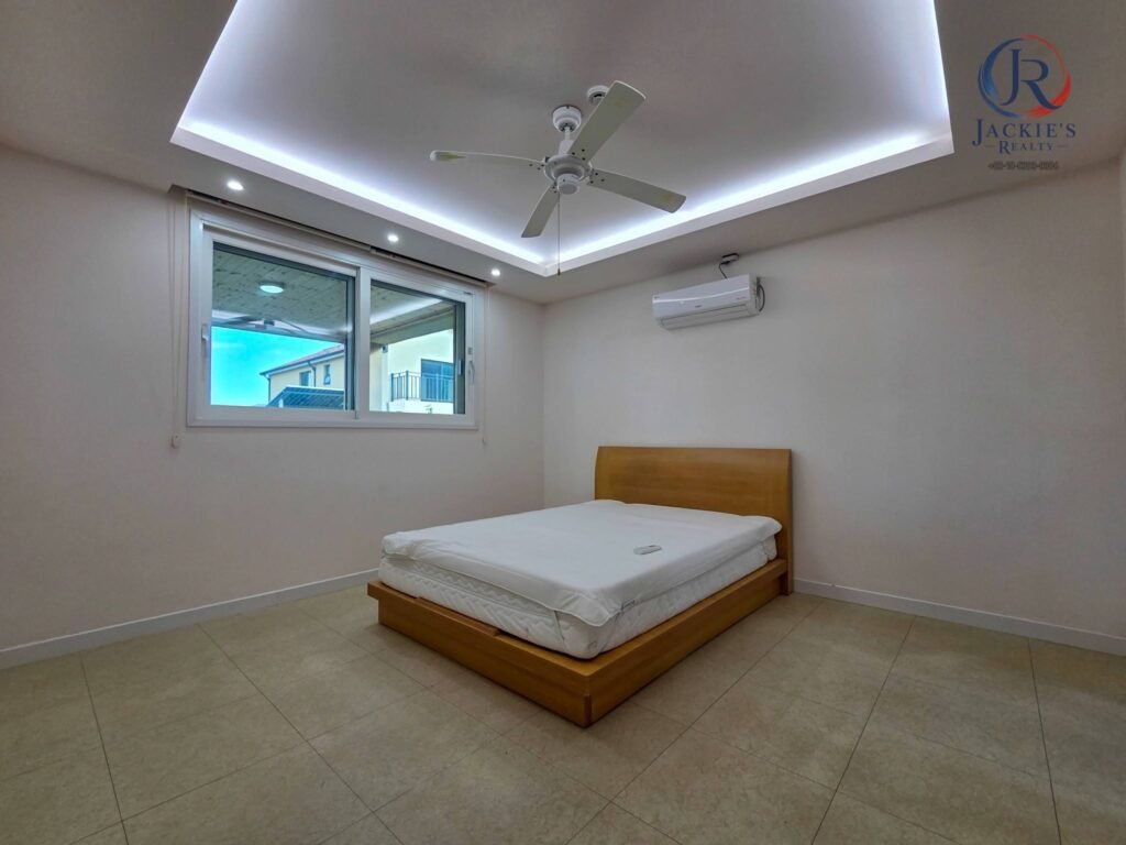4 Rooms / 4 Baths Detached Home near Adams Gate photo 14