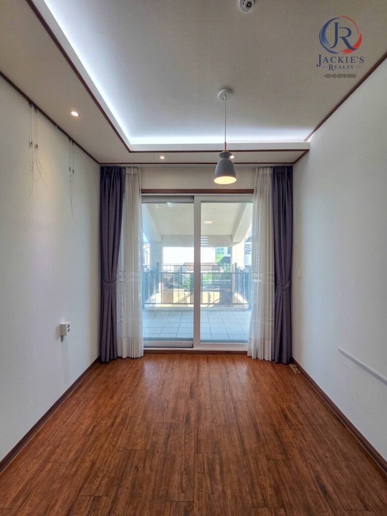 4 Rooms / 4 Baths Detached Home near Adams Gate photo 15