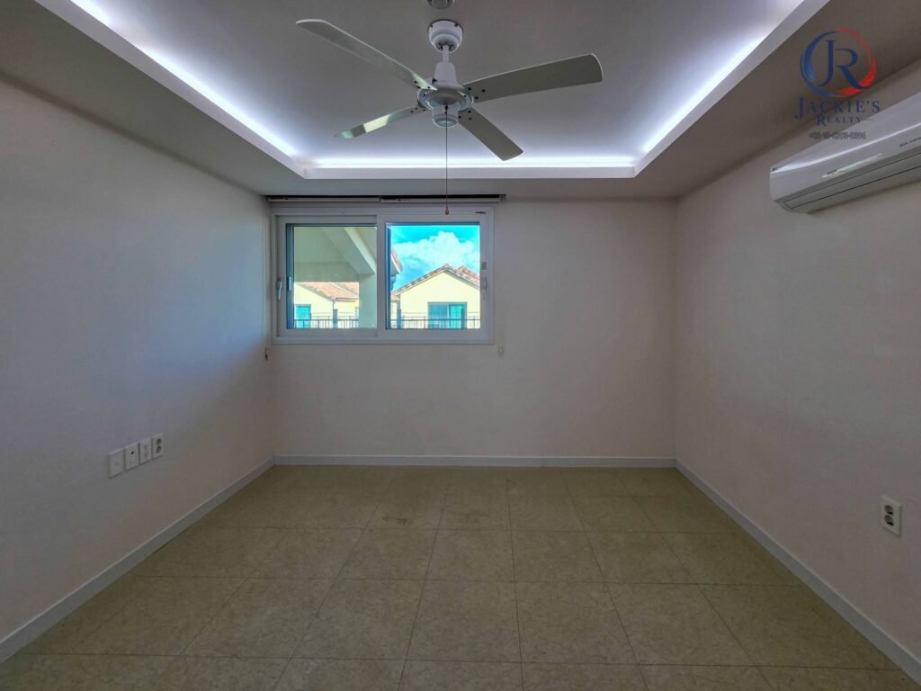 4 Rooms / 4 Baths Detached Home near Adams Gate photo 16