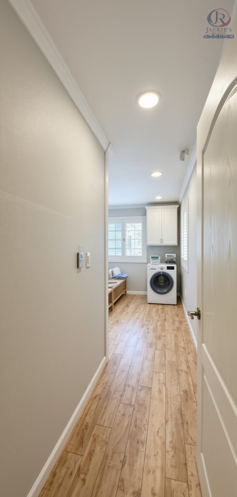 2.5 Rooms / 2 Baths Detached Home near Adams Gate photo 16